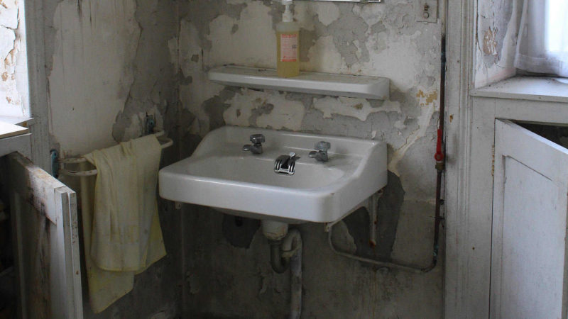 What Kind of Paint is Best for the Bathroom