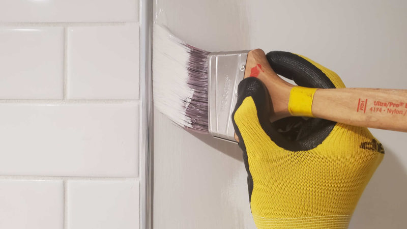 How Long Does It Take Paint to Dry in a Bathroom © HouseHow.com