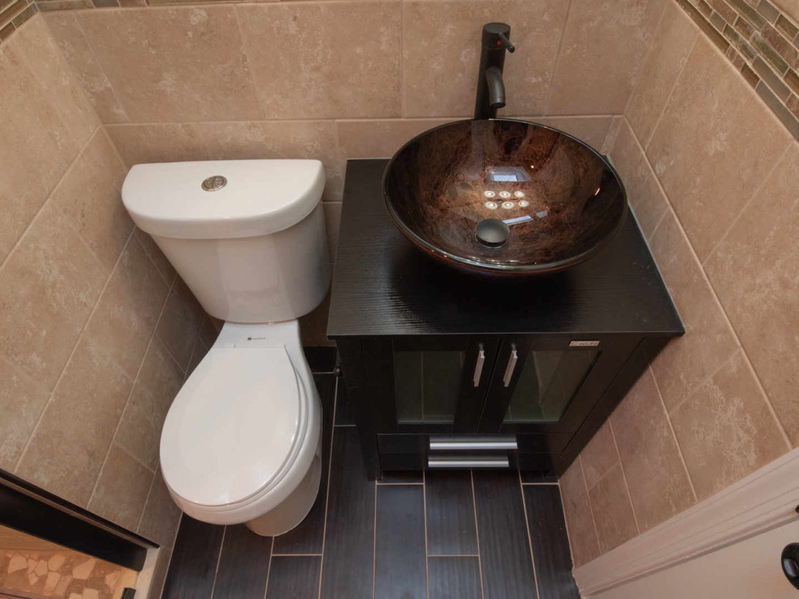 CAN A TOILET BE NEXT TO A KITCHEN?