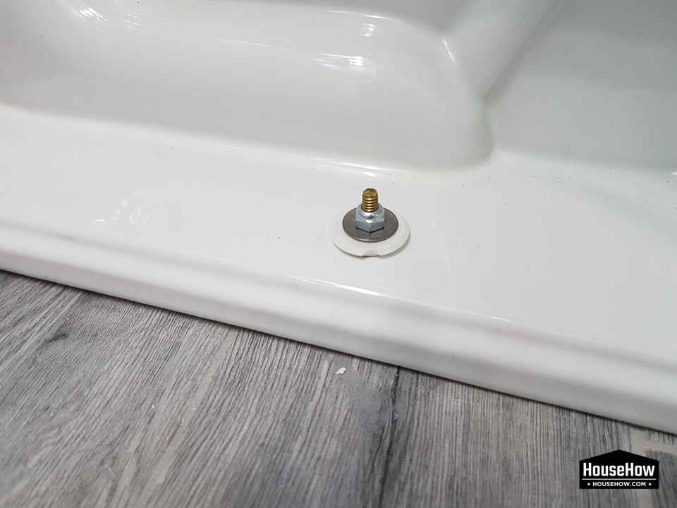 The lack of corking on the connection between the toilet and the floor is another common problem of a loose toilet 